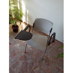 Seduta con ribaltina per aula corsi