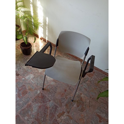 Seduta con ribaltina per aula corsi