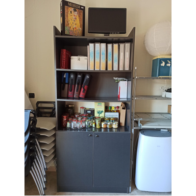 Scaffale antracite con ante